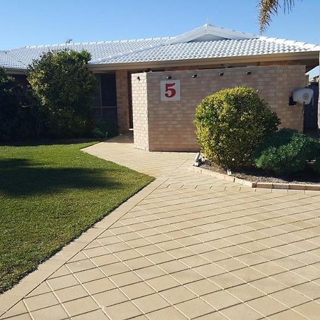 Alexander Drive B & B Esperance Bagian luar foto