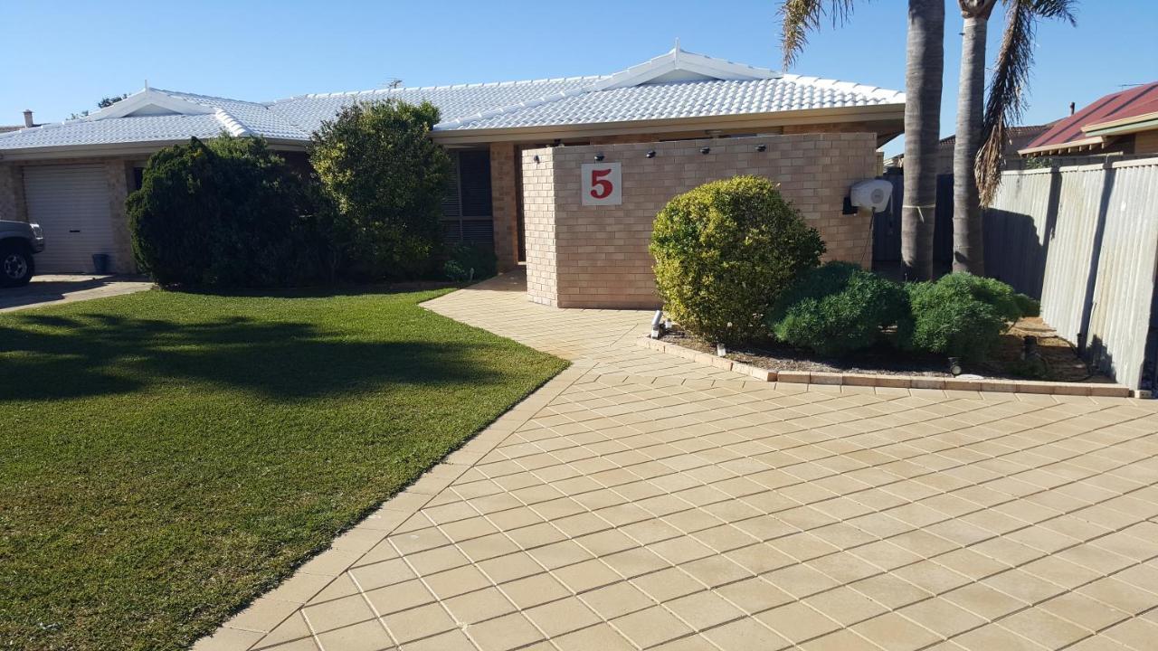 Alexander Drive B & B Esperance Bagian luar foto